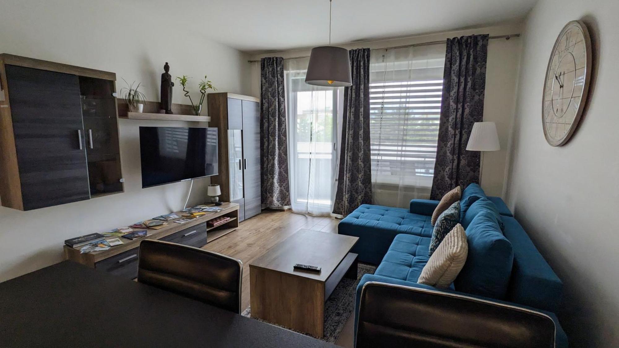 E2 Luxury Oldtown Apt - 2X Parking, Foodstore, Pcscreen, Netflix, Unlimited Music, Crib, Babychair, Fastwifi, Aircon Košice Exterior foto